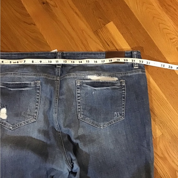 Women’s size 22 Maurices distressed denim jeans with stretch - Picture 12 of 12